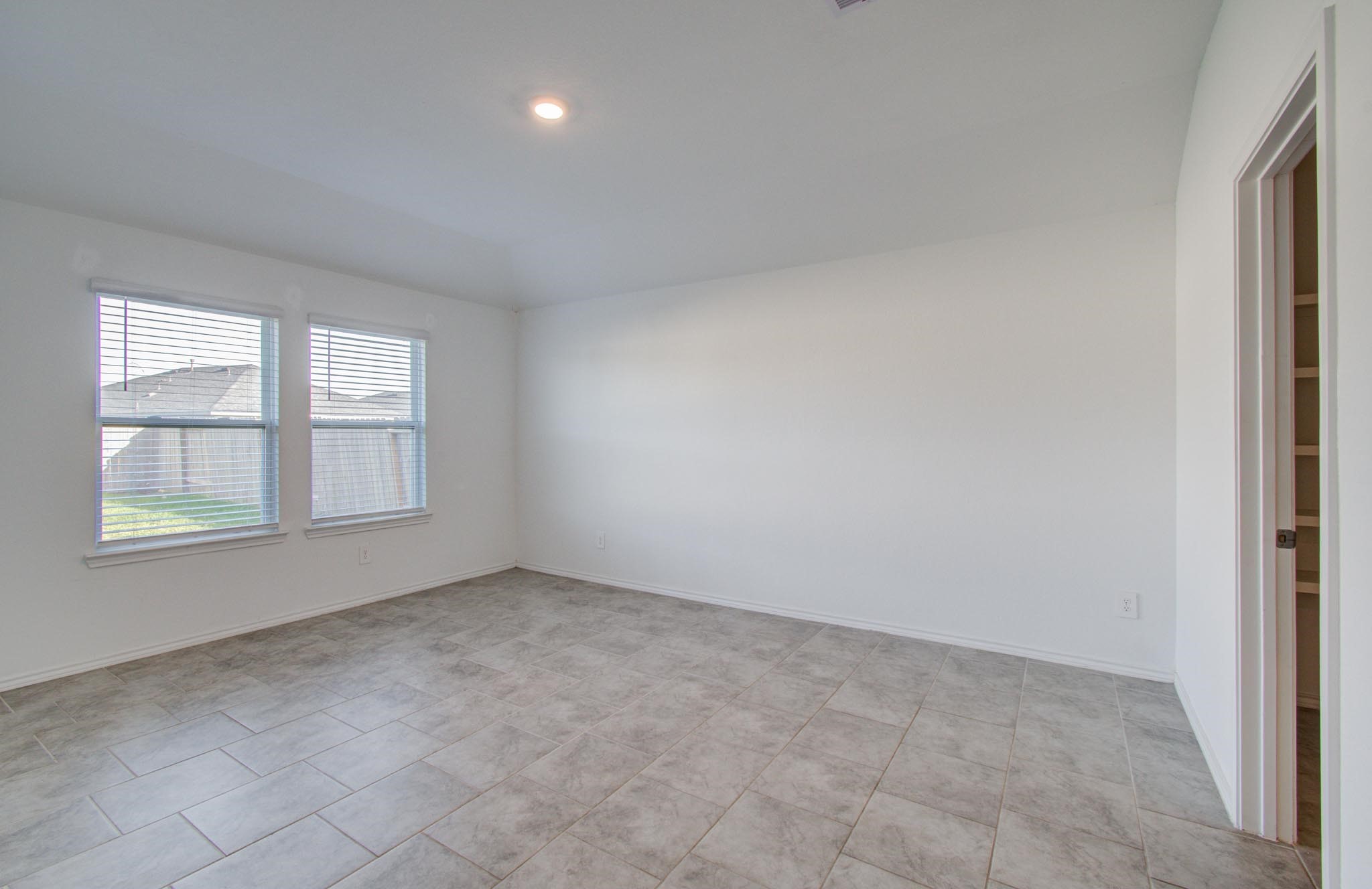 7527 Cynomys Court Rosharon, TX 77583 - Photo 19 of 29 Primary Bedroom