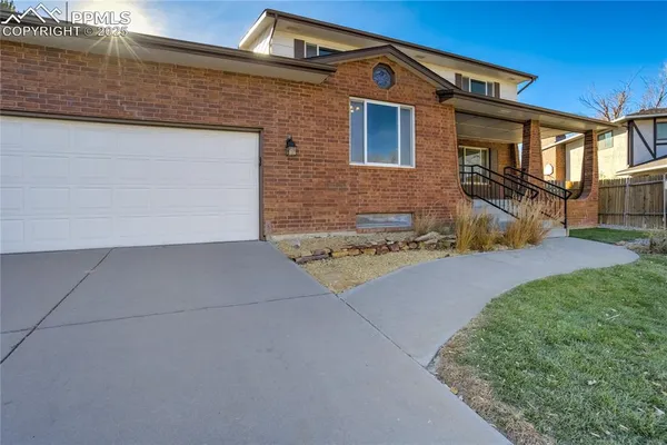 $475,000 | 6 Strawflower Court, Pueblo, CO 81001