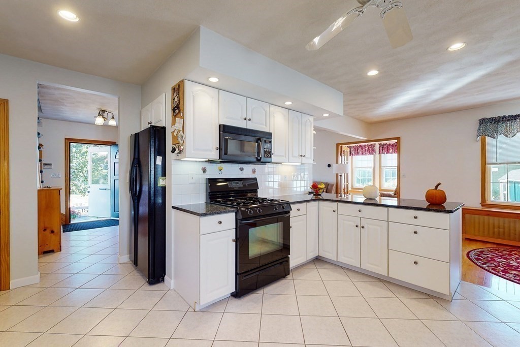 168 Brookfield Road Winthrop, MA 02152 - Photo 14 of 31 Gallery Image 14
