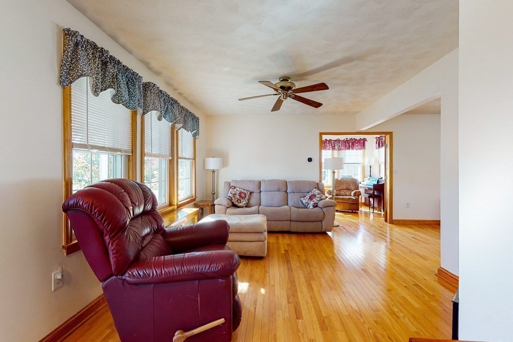 168 Brookfield Road Winthrop, MA 02152 - Photo 8 of 31 Gallery Image 8
