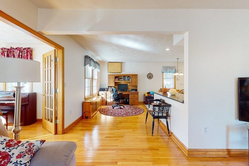 168 Brookfield Road Winthrop, MA 02152 - Photo 10 of 31 Gallery Image 10