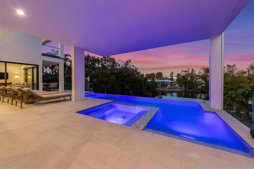 7003 Holmes Boulevard Holmes Beach, FL 34217 - Photo 63 of 70