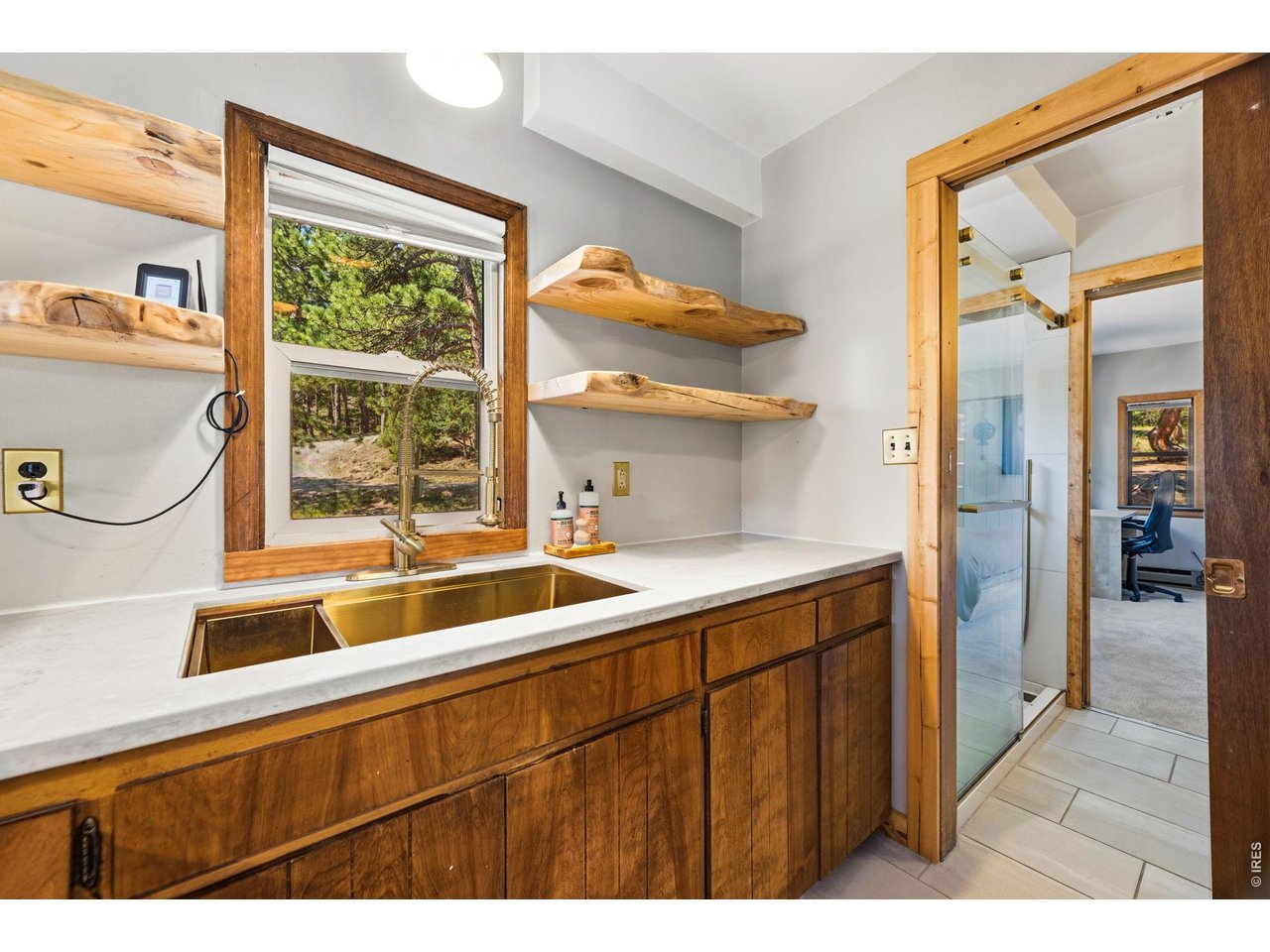 128 Elk Road Lyons, CO 80540 - Photo 20 of 50 Extra large sink