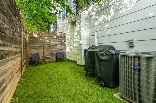 $3,695 | 2211 Moser Avenue, Unit 4, Dallas, TX 75206