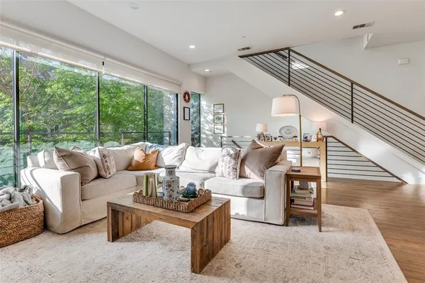 $3,695 | 2211 Moser Avenue, Unit 4, Dallas, TX 75206