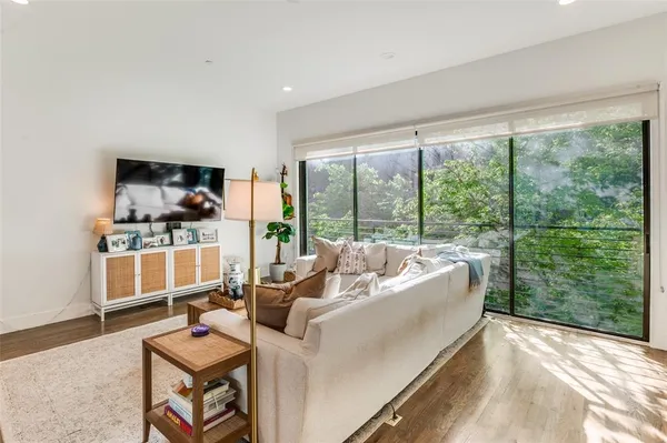 $3,695 | 2211 Moser Avenue, Unit 4, Dallas, TX 75206