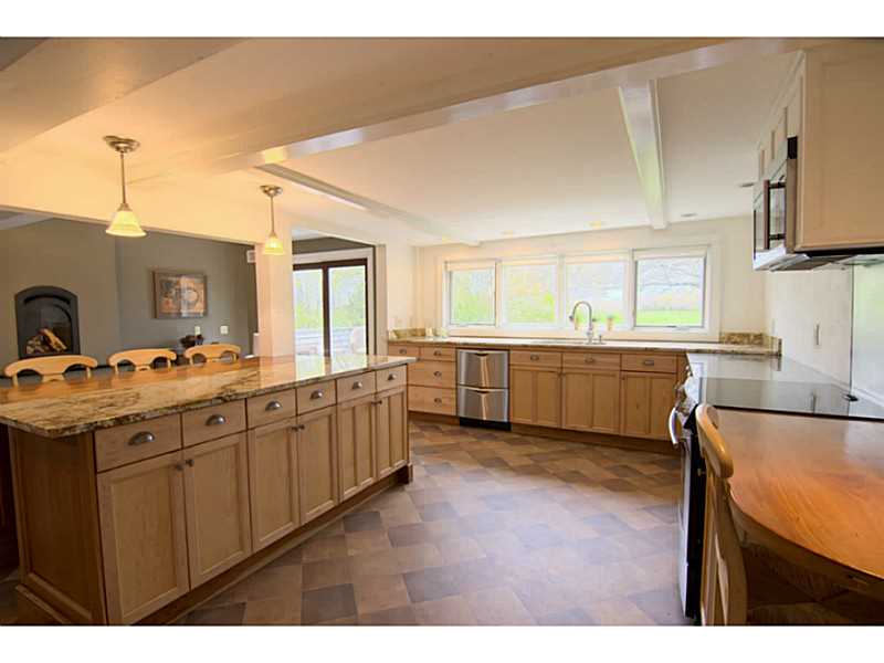 286 Fletcher Road North Kingstown, RI 02852 - Photo 10 of 24 Kitchen.