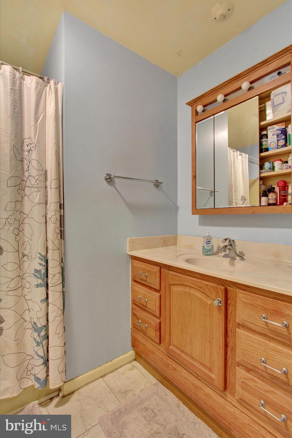 11576 Old Forge Road Waynesboro, PA 17268 - Photo 19 of 26 HALL BATH