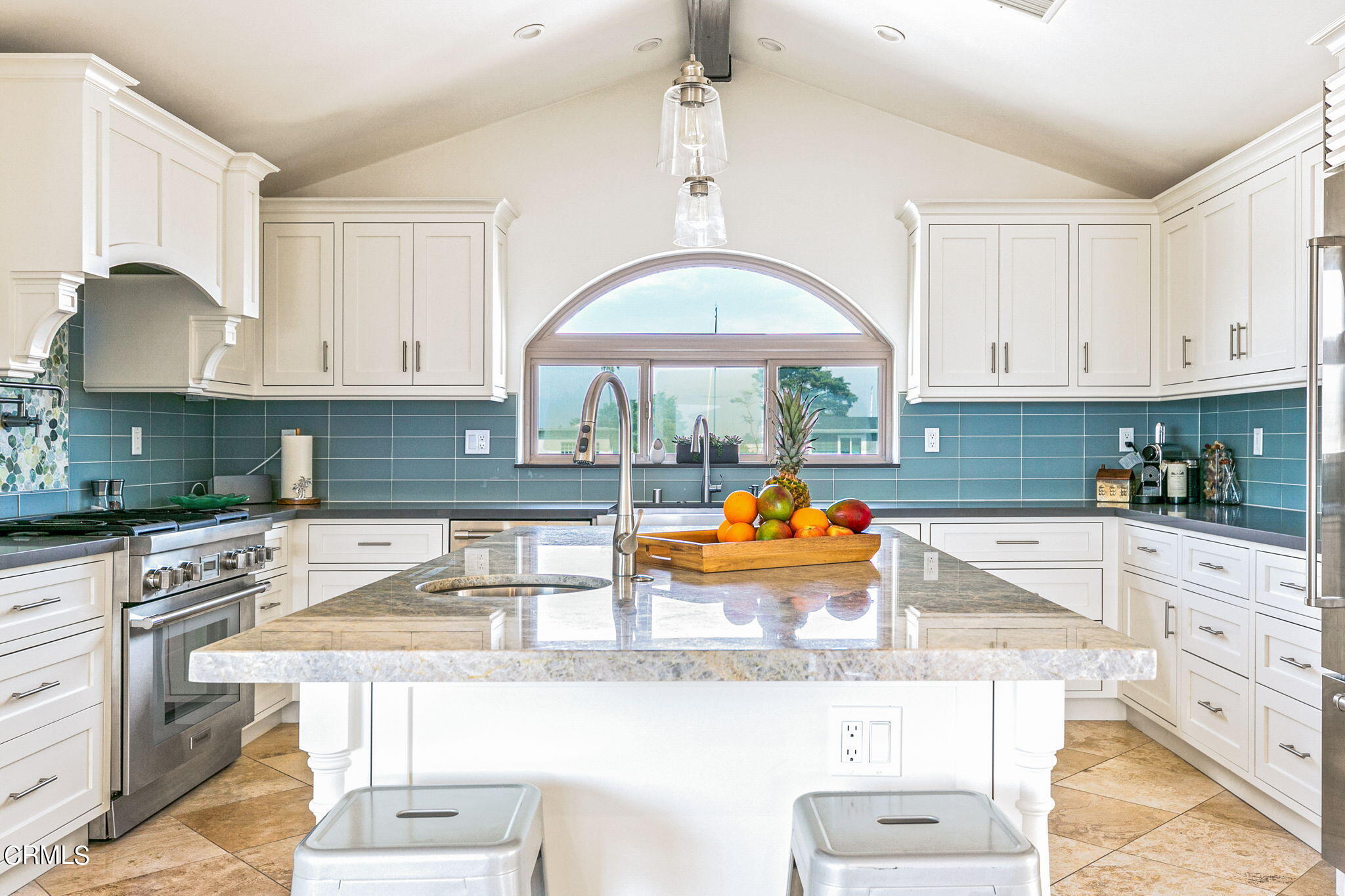 3224 Ocean Drive Oxnard, CA 93035 - Photo 6 of 52 web_UpmarketMedia_3224OceKit-1