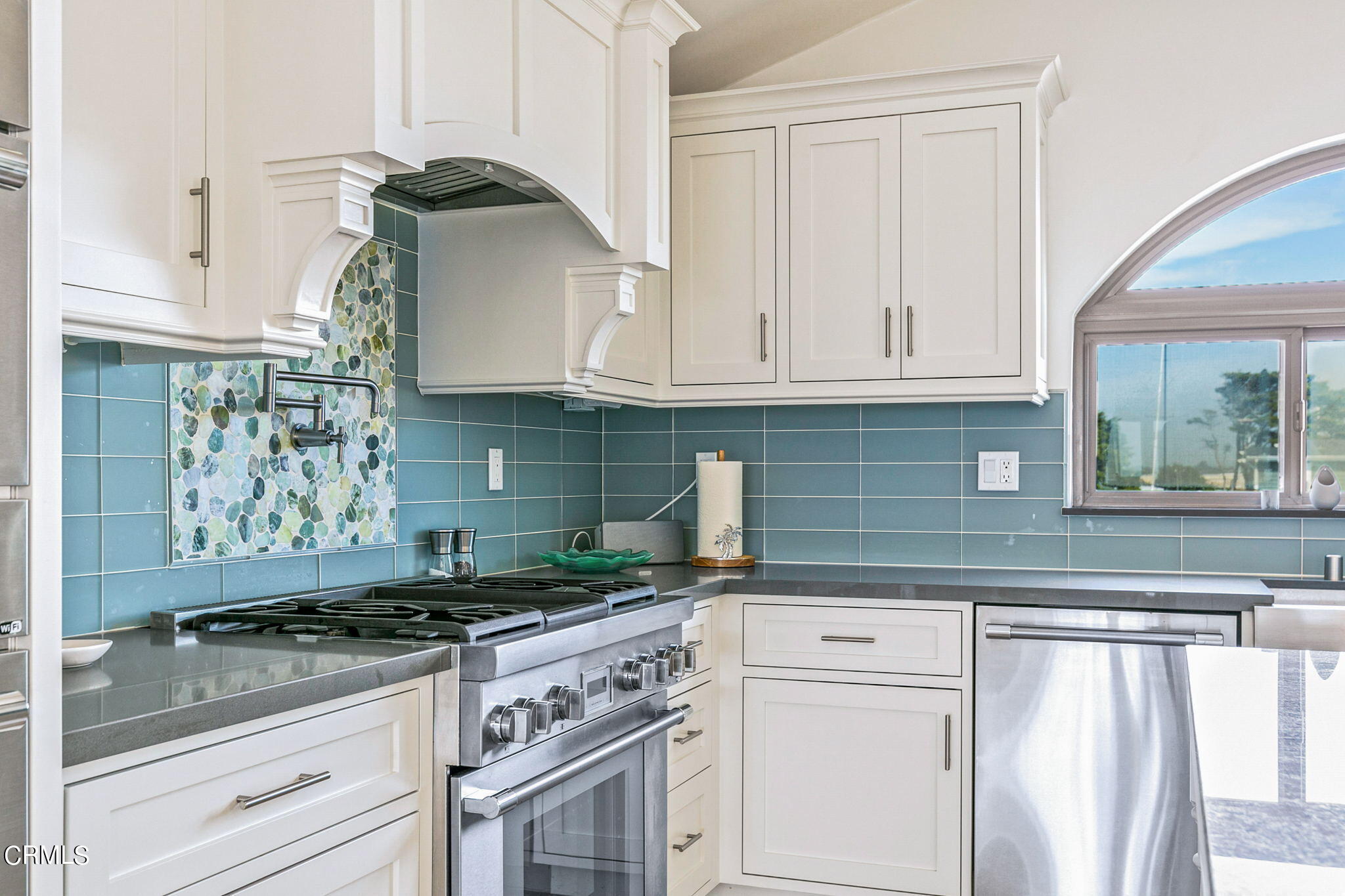 3224 Ocean Drive Oxnard, CA 93035 - Photo 7 of 52 web_UpmarketMedia_3224OceKit-6