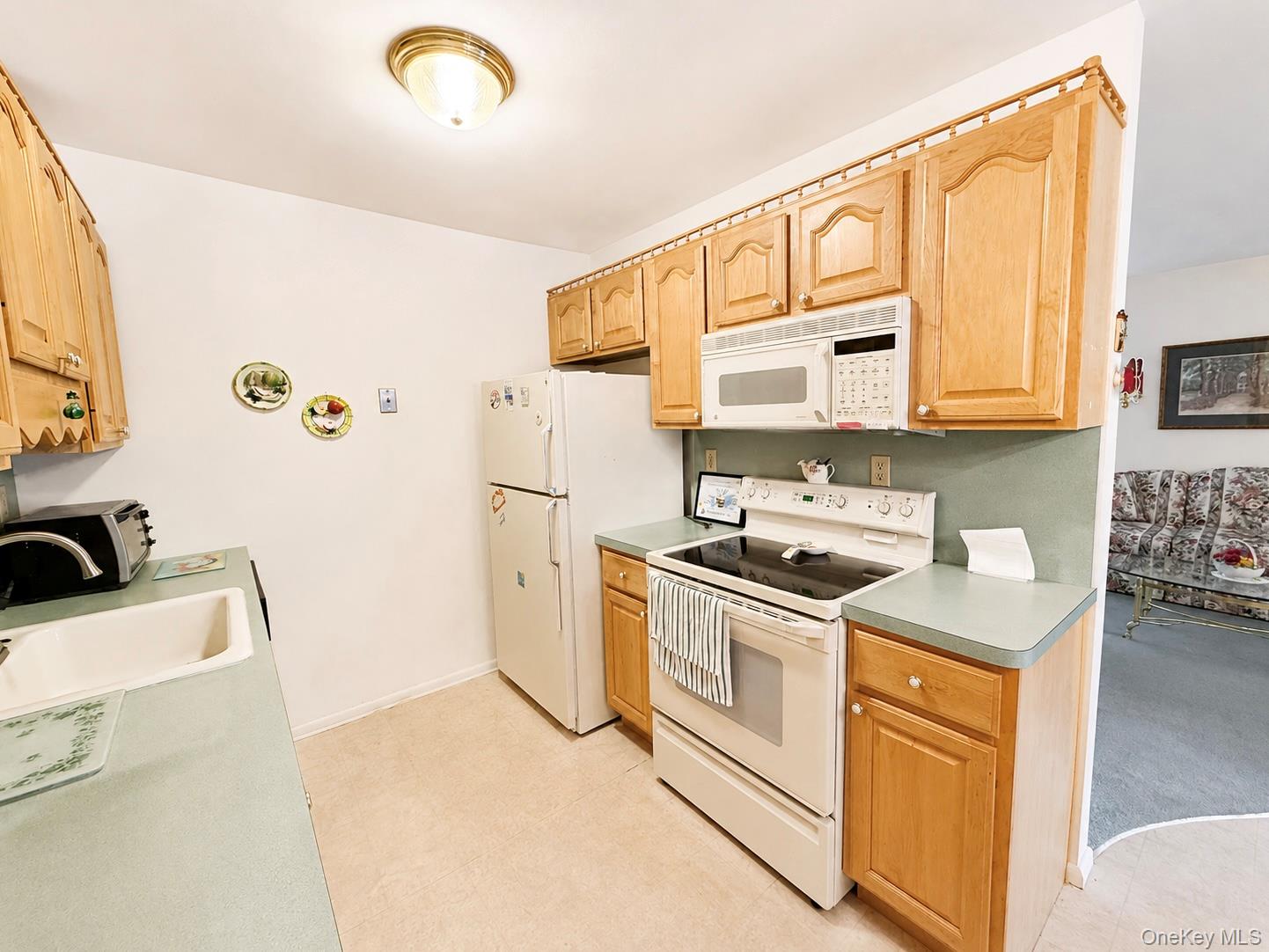 258 Newcastle Court, Unit F Ridge, NY 11961 - Photo 9 of 17