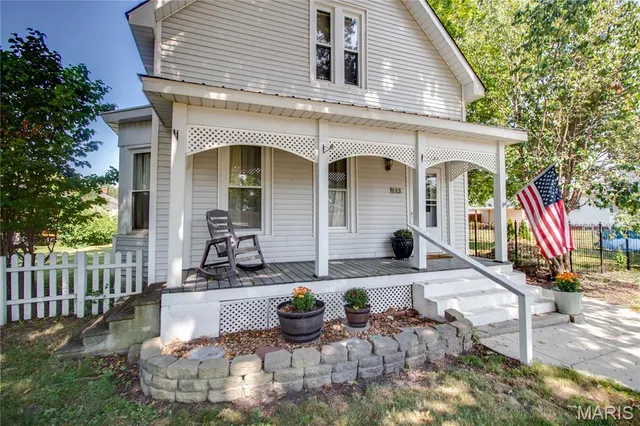 $187,000 | 605 West Pearl Street, Jerseyville, IL 62052