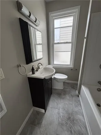 $600 | 605 East 9th Avenue, Unit 1, Tarentum, PA 15084