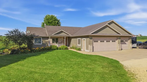 $499,900 | N5940 East Neda Road, Hubbard, WI 53035