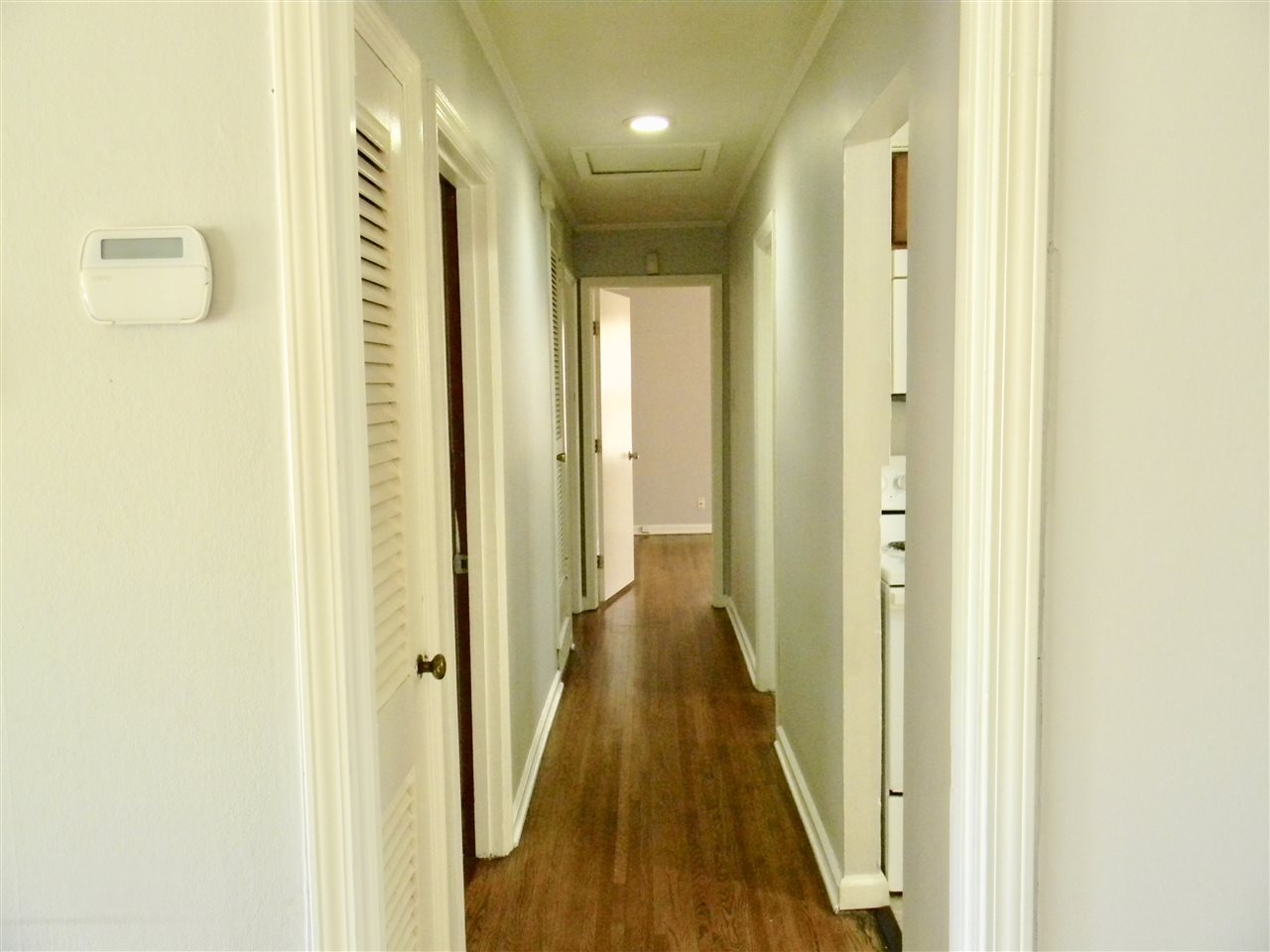 1884 Sea Isle Road Memphis, TN 38117 - Photo 8 of 22 Gallery Image 8