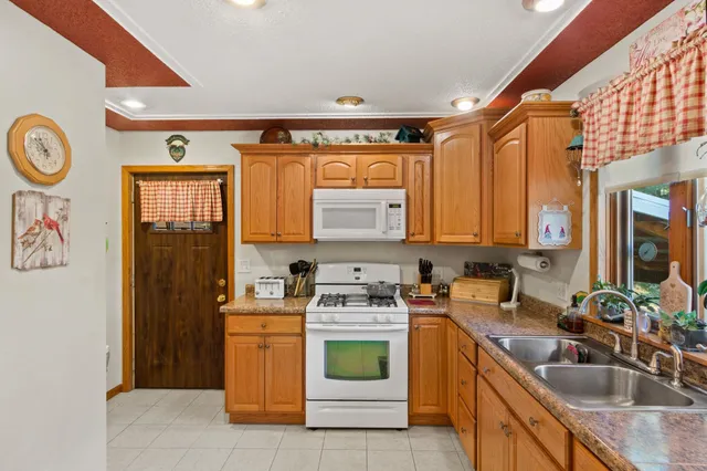 $349,900 | 859 6th Avenue, Hancock, WI 54943