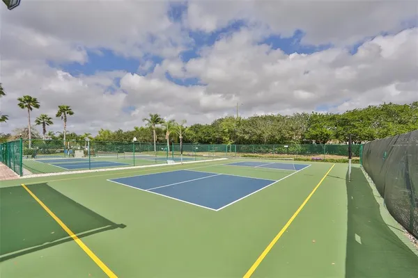 $110,000 | 2202 Clubhouse Drive, Unit 174, Sun City Center, FL 33573