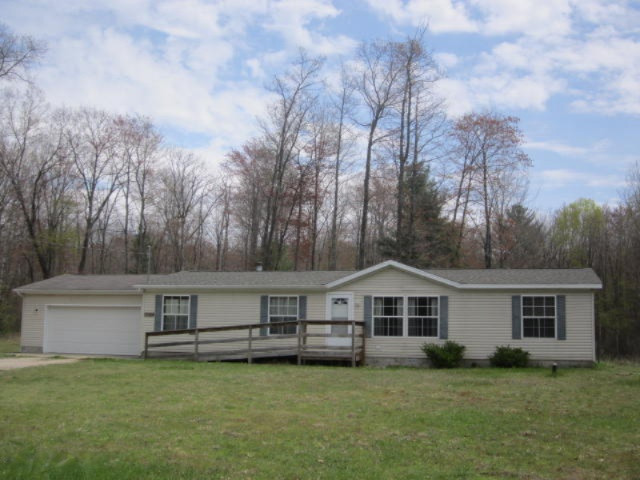 2227 Kemmer Road Manistee, MI 49660 - Photo 1 of 10 Front of Home