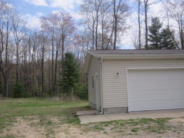 2227 Kemmer Road Manistee, MI 49660 - Photo 2 of 10 IMG_6369
