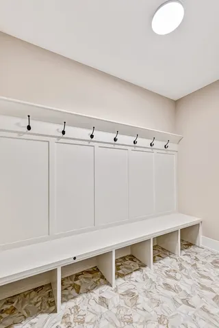 $1,625,000 | 6200 Clarendon Hills Road, Willowbrook, IL 60527