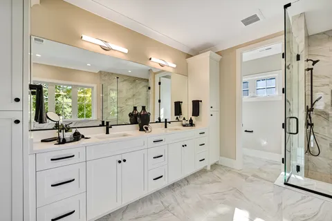 $1,659,900 | 6200 Clarendon Hills Road, Willowbrook, IL 60527