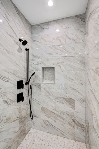 $1,625,000 | 6200 Clarendon Hills Road, Willowbrook, IL 60527