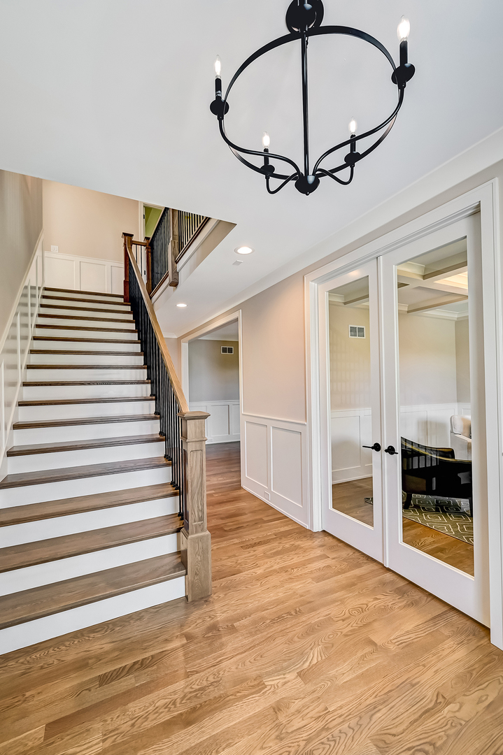 6200 Clarendon Hills Road Willowbrook, IL 60527 - Photo 3 of 47