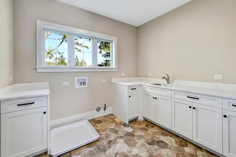 $1,659,900 | 6200 Clarendon Hills Road, Willowbrook, IL 60527