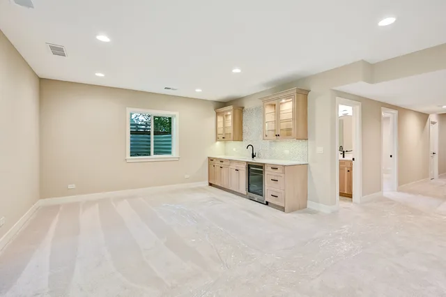 $1,625,000 | 6200 Clarendon Hills Road, Willowbrook, IL 60527