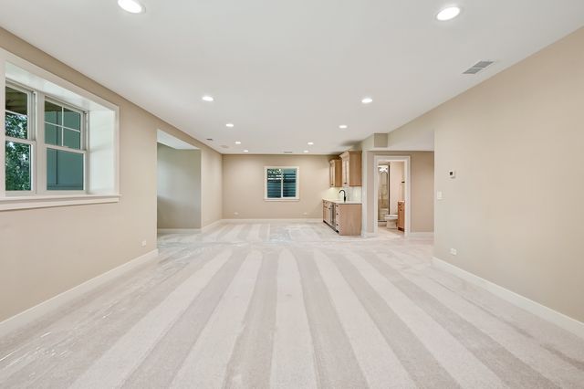 $1,625,000 | 6200 Clarendon Hills Road, Willowbrook, IL 60527