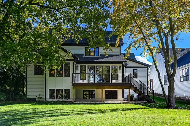 $1,625,000 | 6200 Clarendon Hills Road, Willowbrook, IL 60527