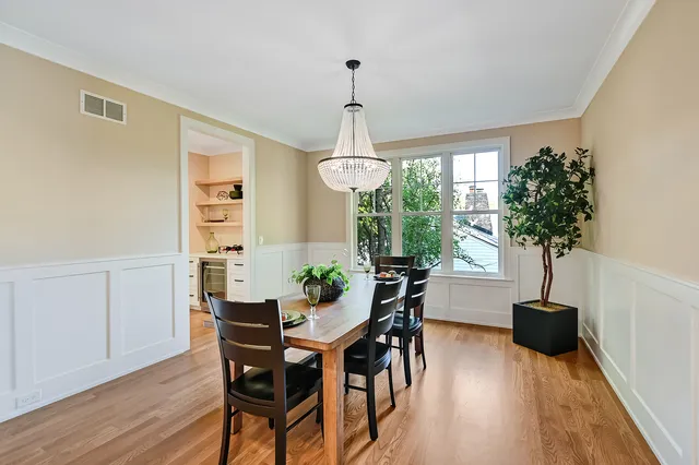 $1,625,000 | 6200 Clarendon Hills Road, Willowbrook, IL 60527