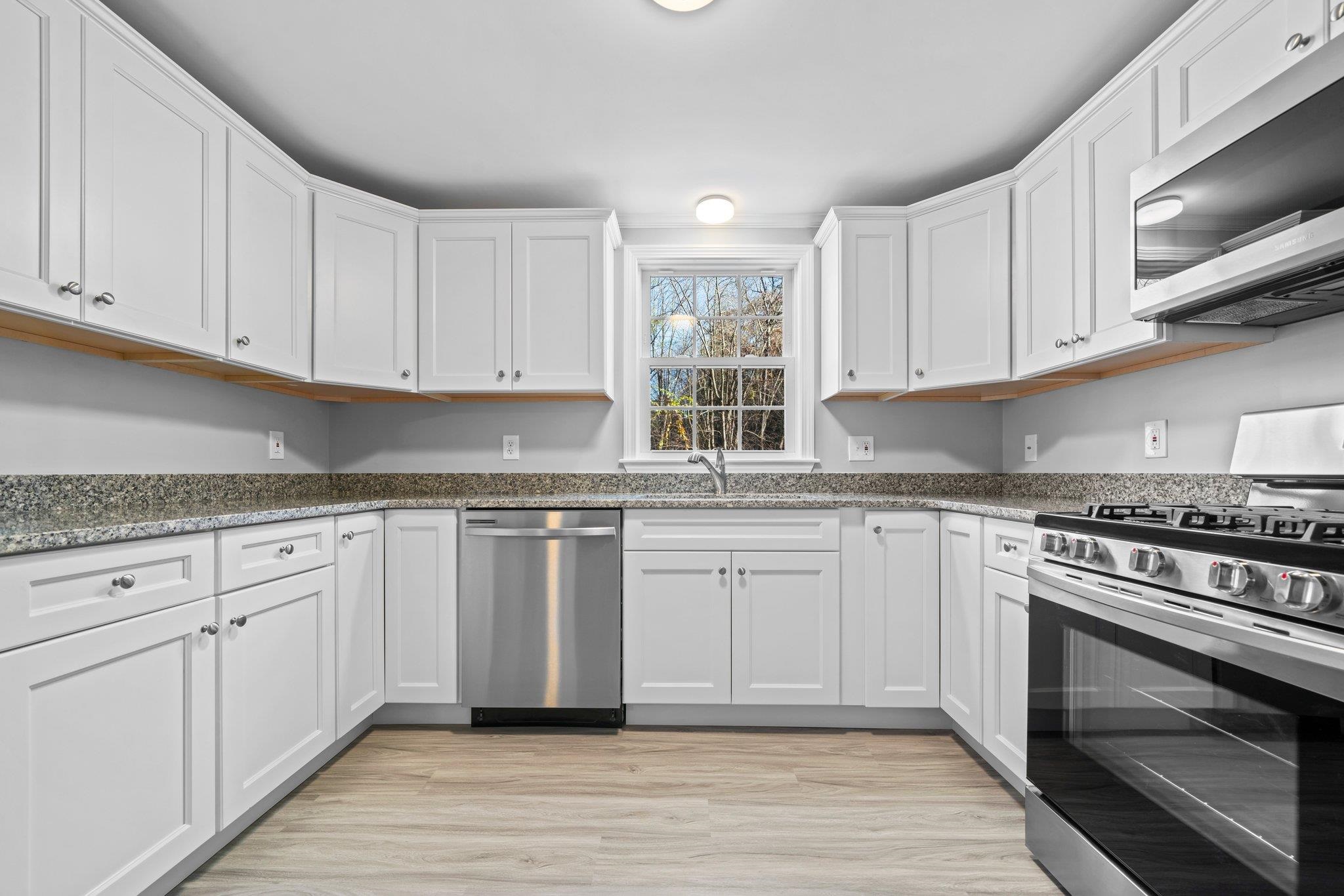 222 High Range Road Londonderry, NH 03053 - Photo 11 of 31