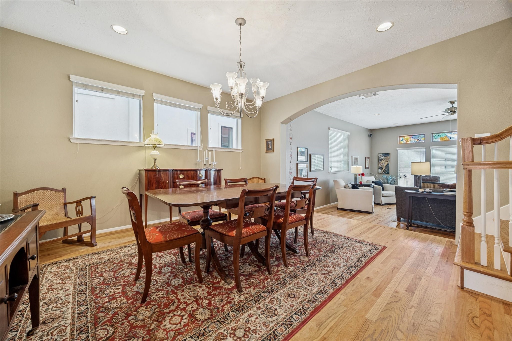 210 Malone Street Houston, TX 77007 - Photo 11 of 35 a view of a dining room with furniture