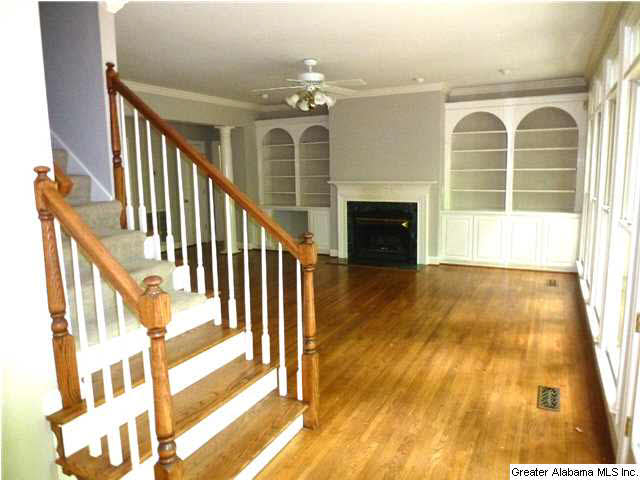 112 Windsor Circle Pelham, AL 35124 - Photo 3 of 32