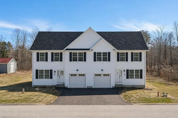$539,900 | 5 B Violette Drive, Unit 2, Epping, NH 03042
