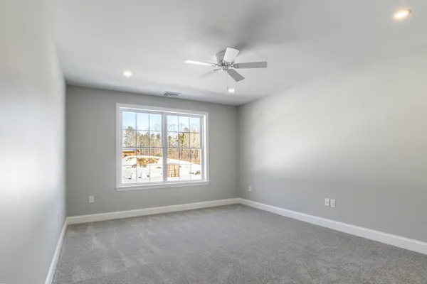 $554,900 | 5 B Violette Drive, Unit 2, Epping, NH 03042