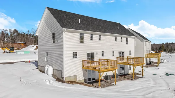 $554,900 | 5 B Violette Drive, Unit 2, Epping, NH 03042