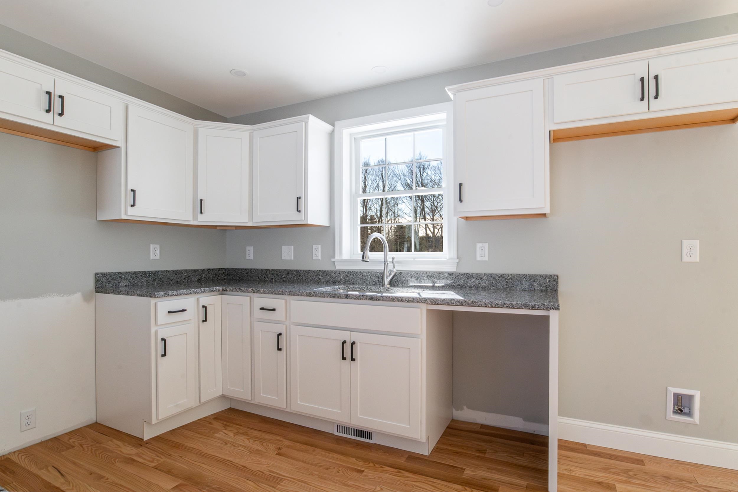 5 B Violette Drive, Unit 2 Epping, NH 03042 - Photo 4 of 33