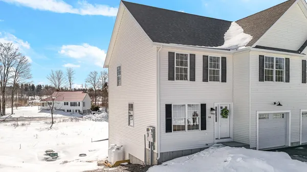 $554,900 | 5 B Violette Drive, Unit 2, Epping, NH 03042