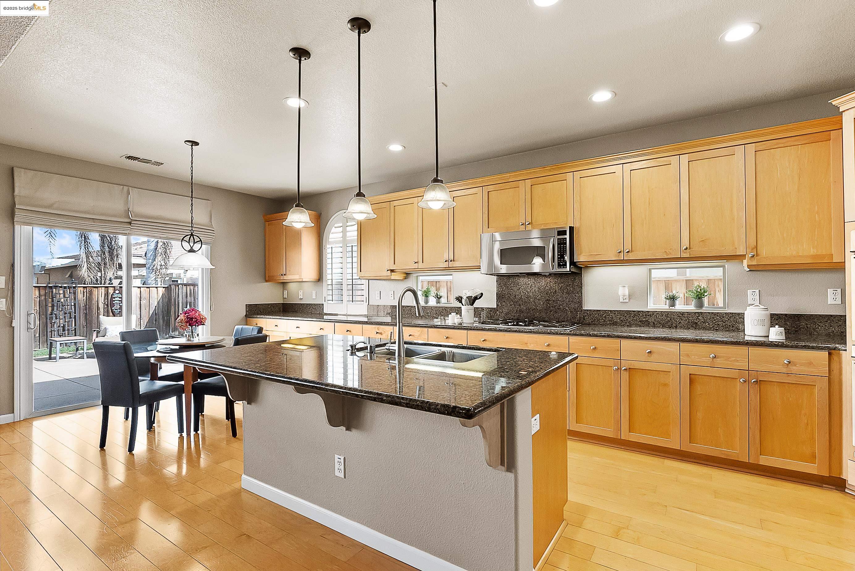 5282 Fern Ridge Circle Discovery Bay, CA 94505 - Photo 13 of 41 a kitchen with lots of counter top space