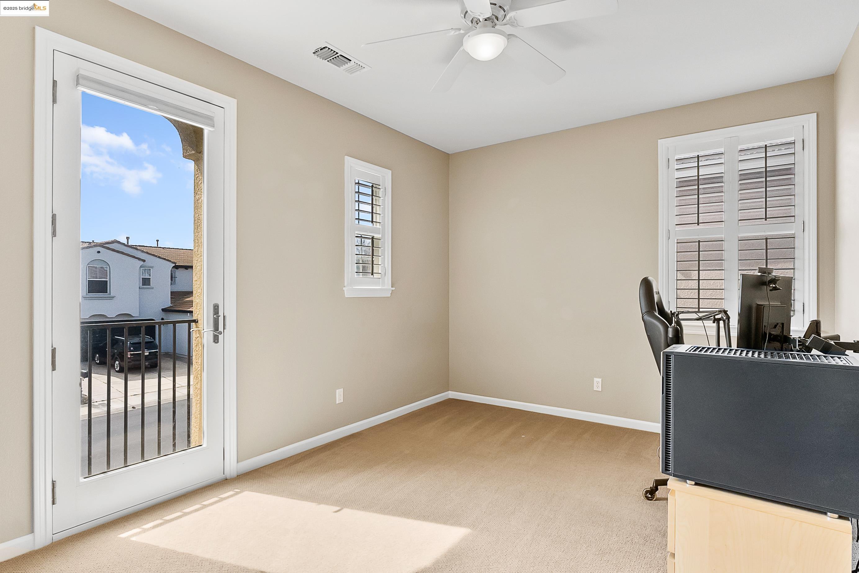 5282 Fern Ridge Circle Discovery Bay, CA 94505 - Photo 27 of 41 a view of a livingroom with a workspace