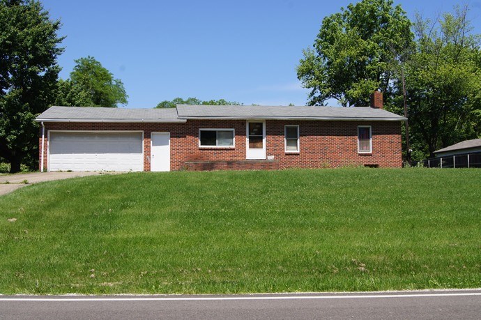 11660 Denzer Road Evansville, IN 47712 - Photo 1 of 13 Gallery Image 1