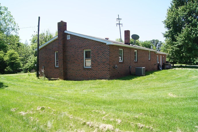 11660 Denzer Road Evansville, IN 47712 - Photo 9 of 13 Gallery Image 9
