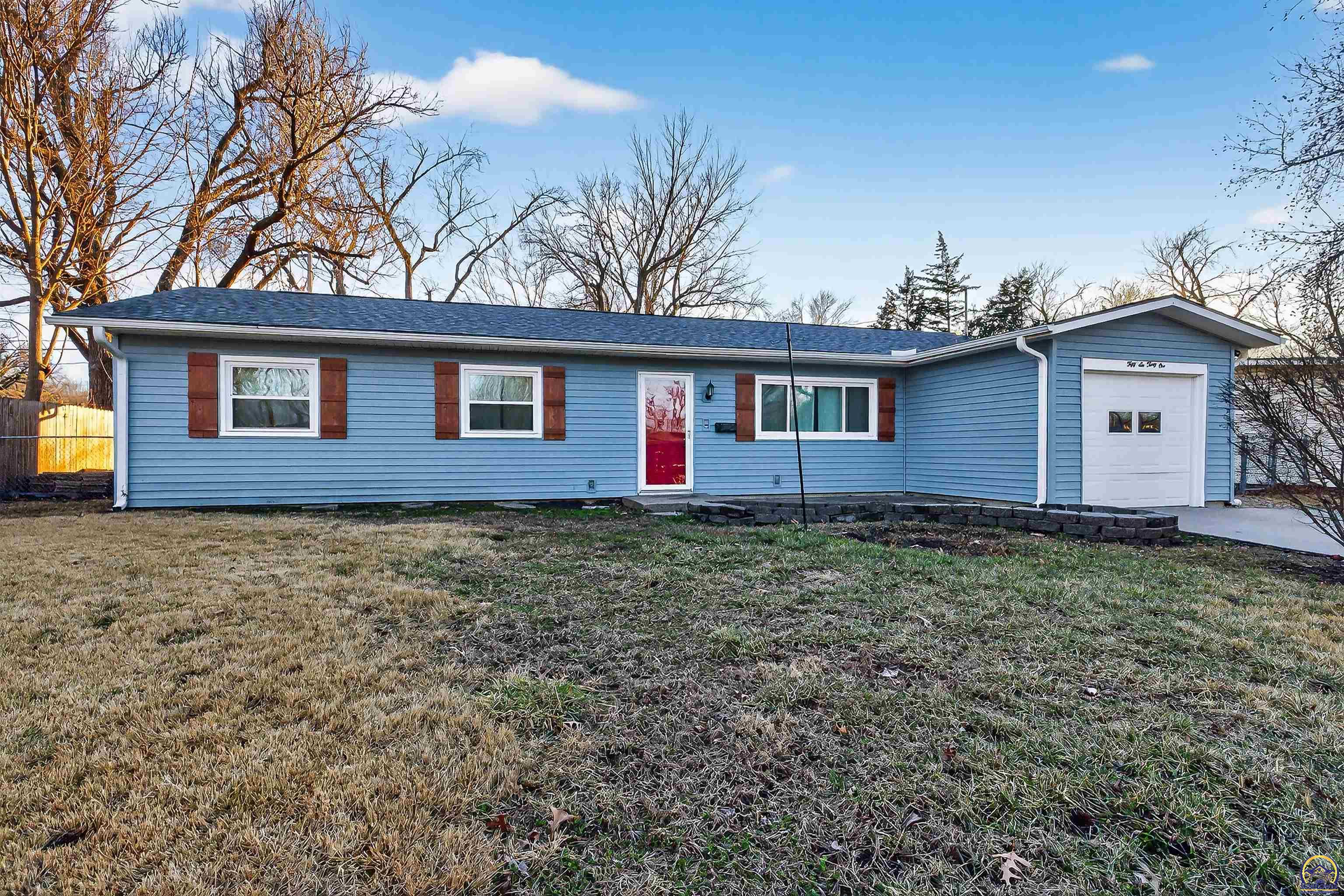5631 Southwest 17th Terrace Topeka, KS 66604 - Photo 1 of 19