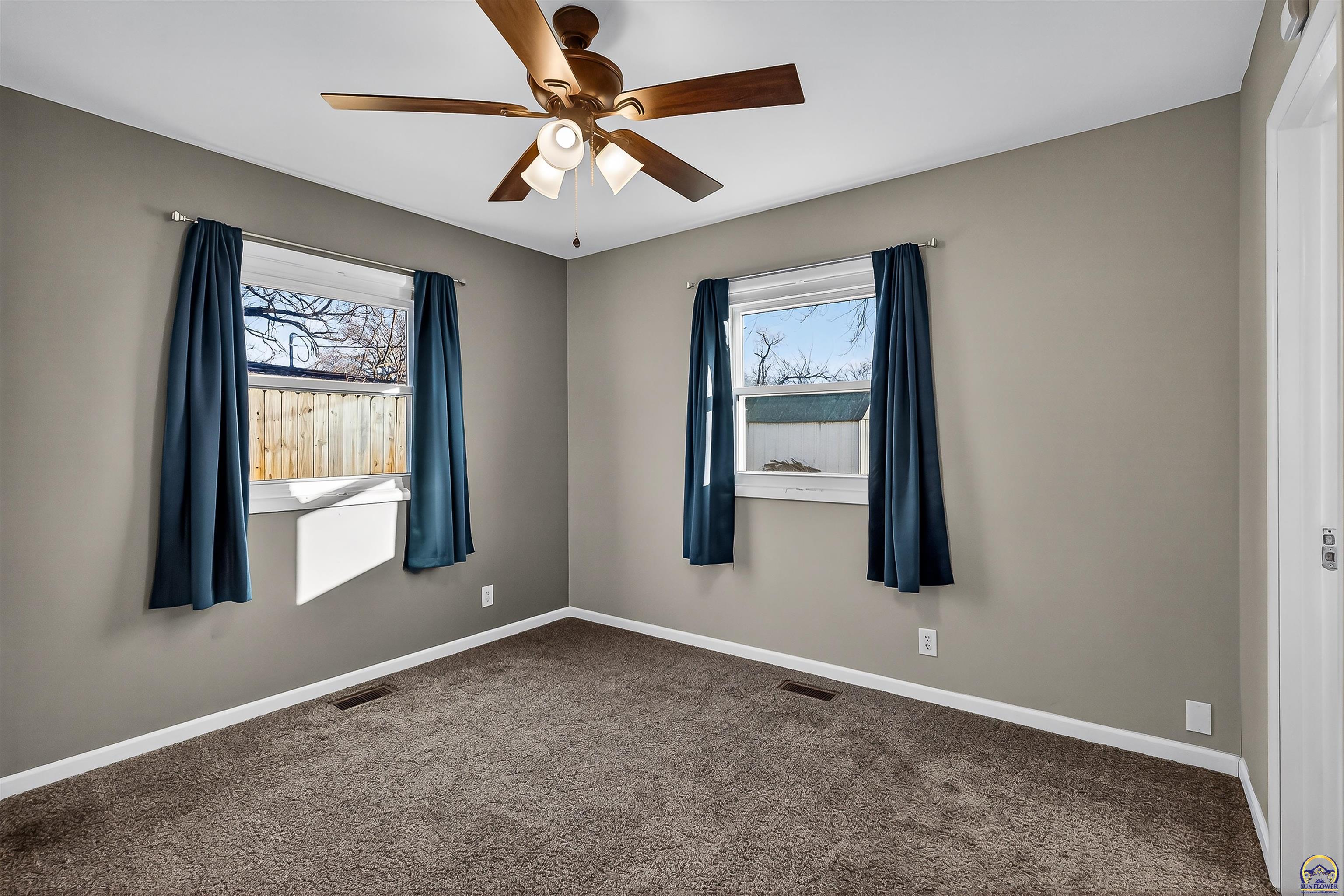 5631 Southwest 17th Terrace Topeka, KS 66604 - Photo 11 of 19