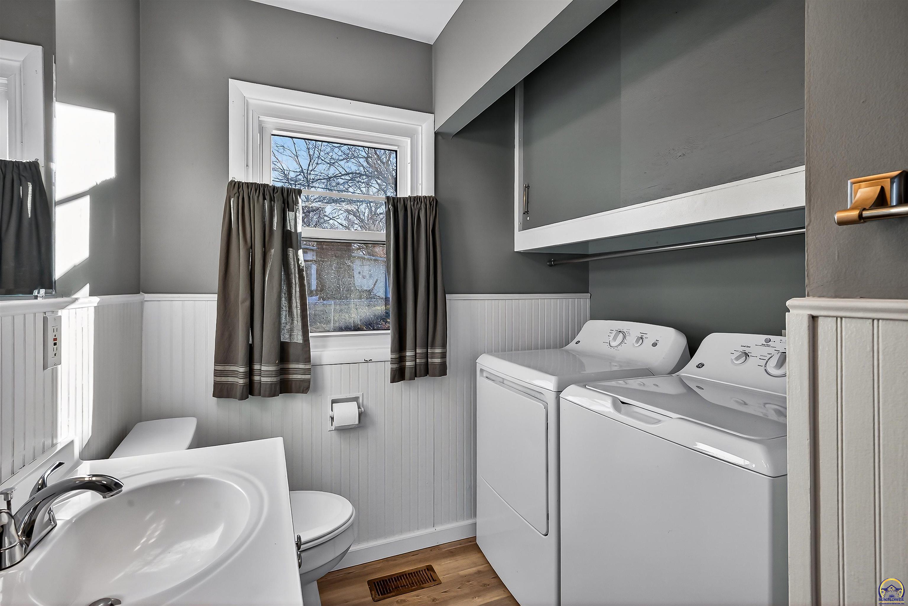 5631 Southwest 17th Terrace Topeka, KS 66604 - Photo 13 of 19