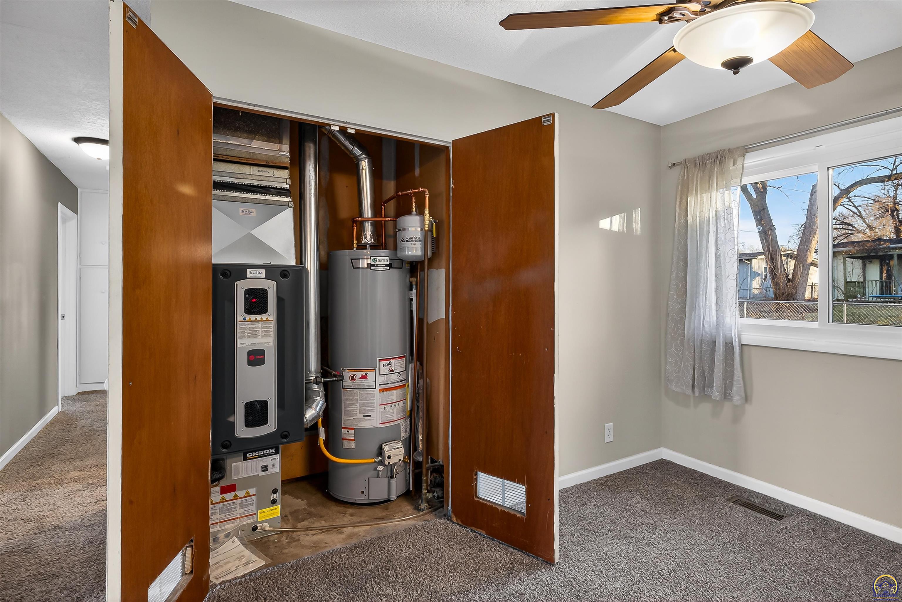 5631 Southwest 17th Terrace Topeka, KS 66604 - Photo 15 of 19