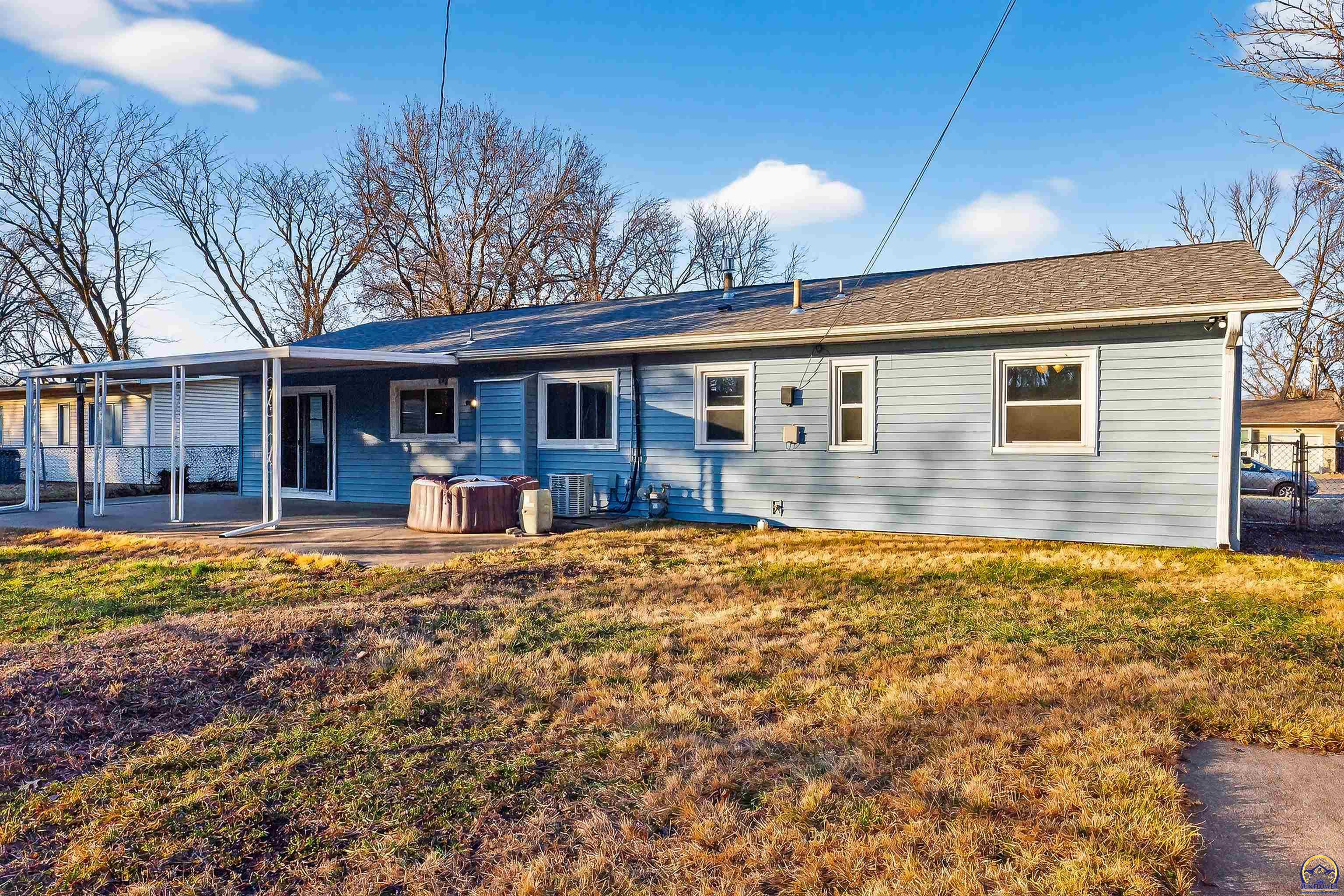 5631 Southwest 17th Terrace Topeka, KS 66604 - Photo 16 of 19