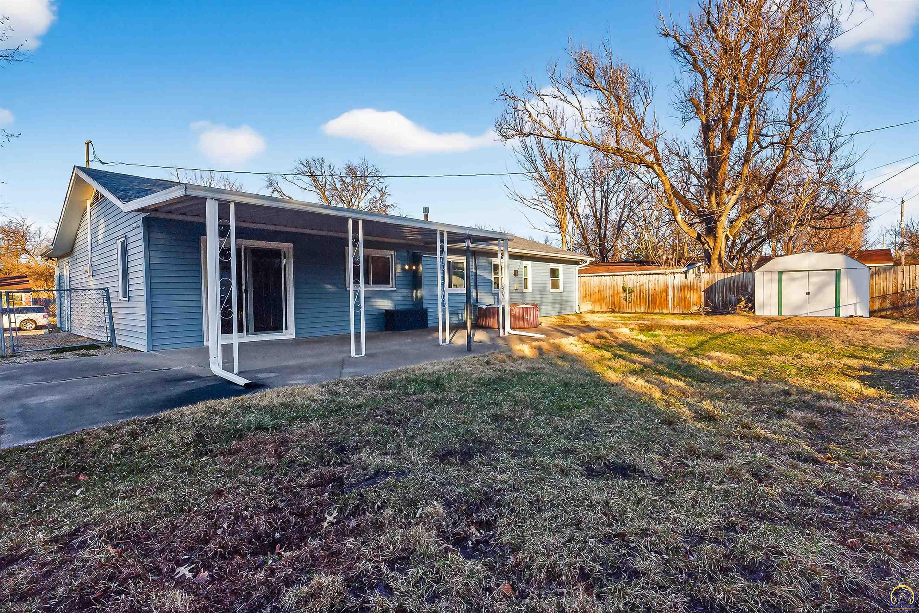 5631 Southwest 17th Terrace Topeka, KS 66604 - Photo 17 of 19